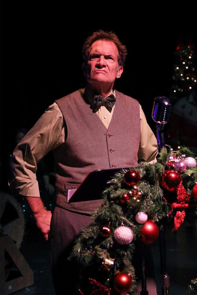 XmasCarol-vert-_0005_0Z1A5039